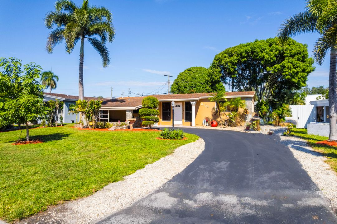 Active With Contract: $425,000 (2 beds, 1 baths, 1002 Square Feet)