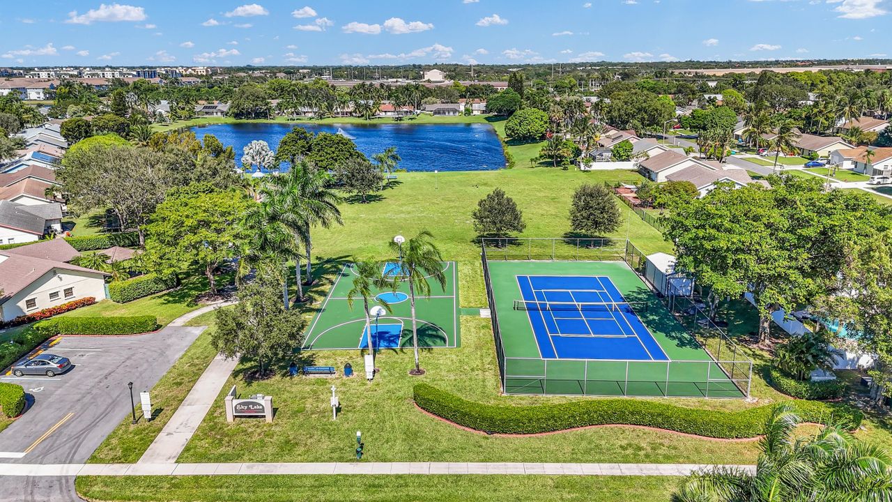 Active With Contract: $599,000 (4 beds, 2 baths, 1548 Square Feet)