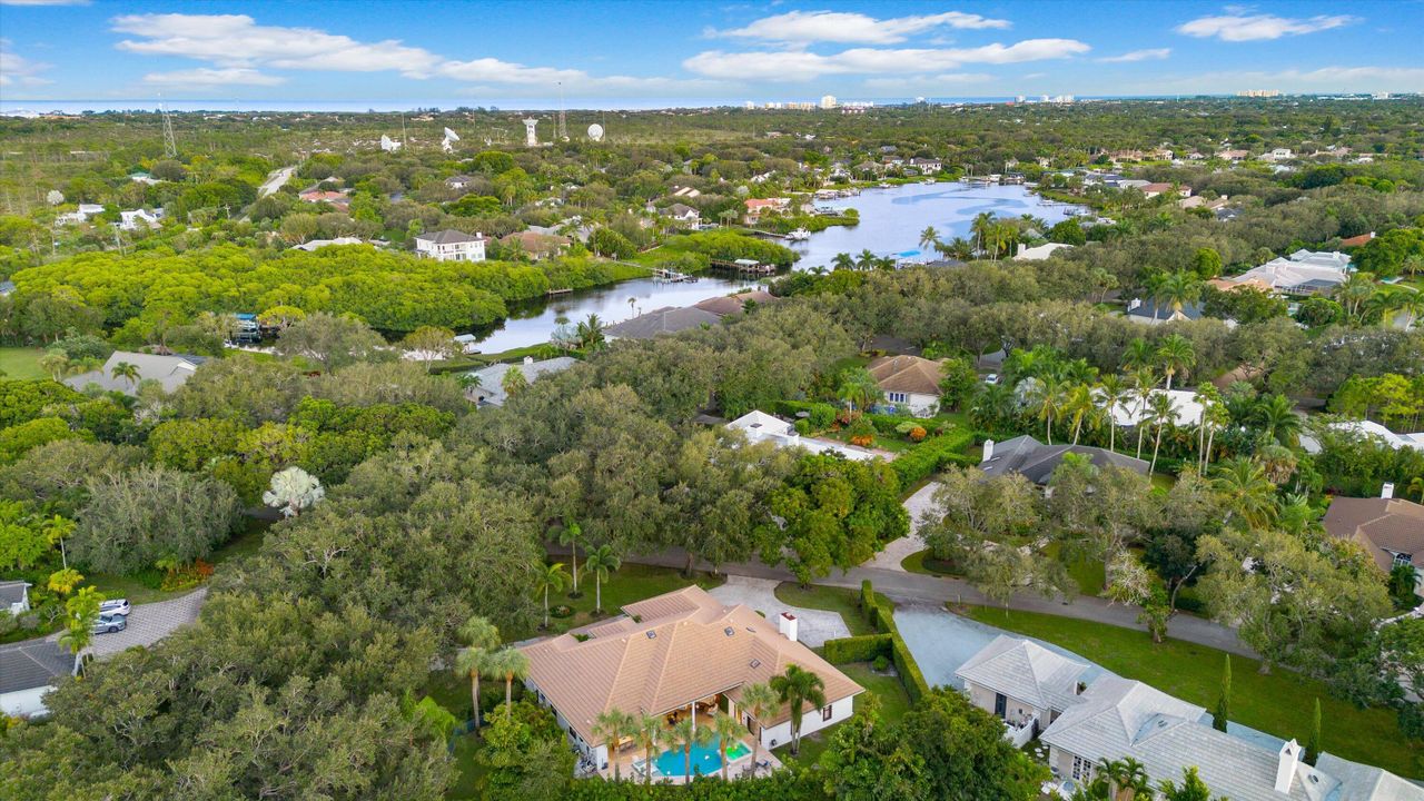 На продажу: $2,465,000 (4 спален, 2 ванн, 3188 Квадратных фут)