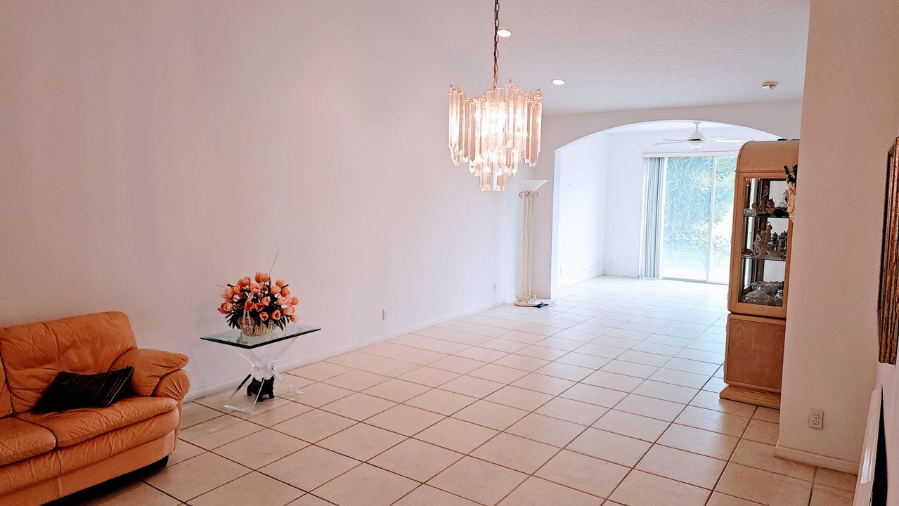 En Venta: $370,000 (2 camas, 2 baños, 1788 Pies cuadrados)