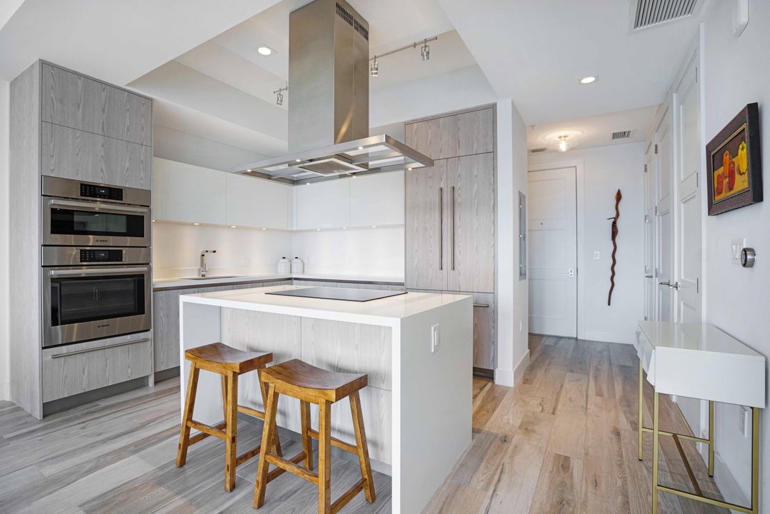 For Rent: $7,500 (1 beds, 1 baths, 941 Square Feet)