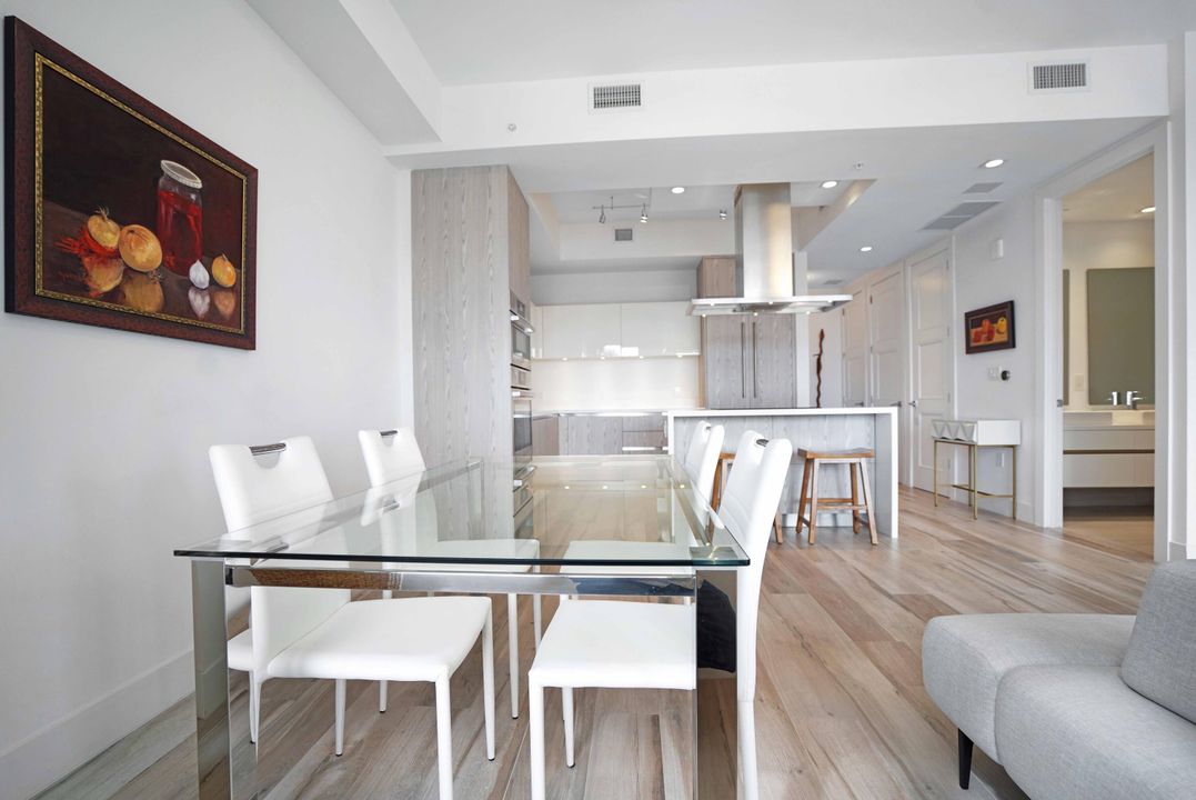 For Rent: $7,500 (1 beds, 1 baths, 941 Square Feet)