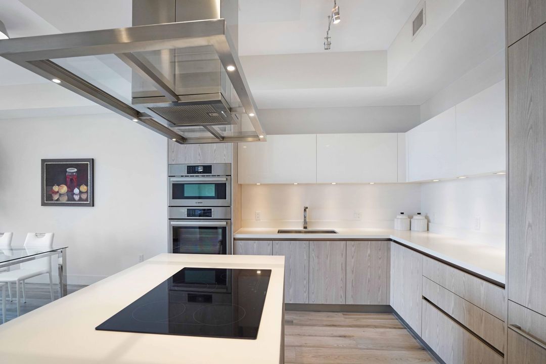 For Rent: $7,500 (1 beds, 1 baths, 941 Square Feet)