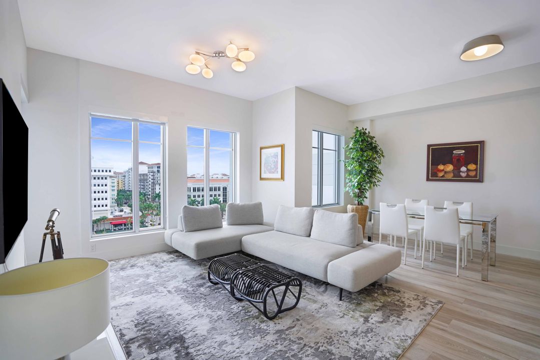 For Rent: $7,500 (1 beds, 1 baths, 941 Square Feet)