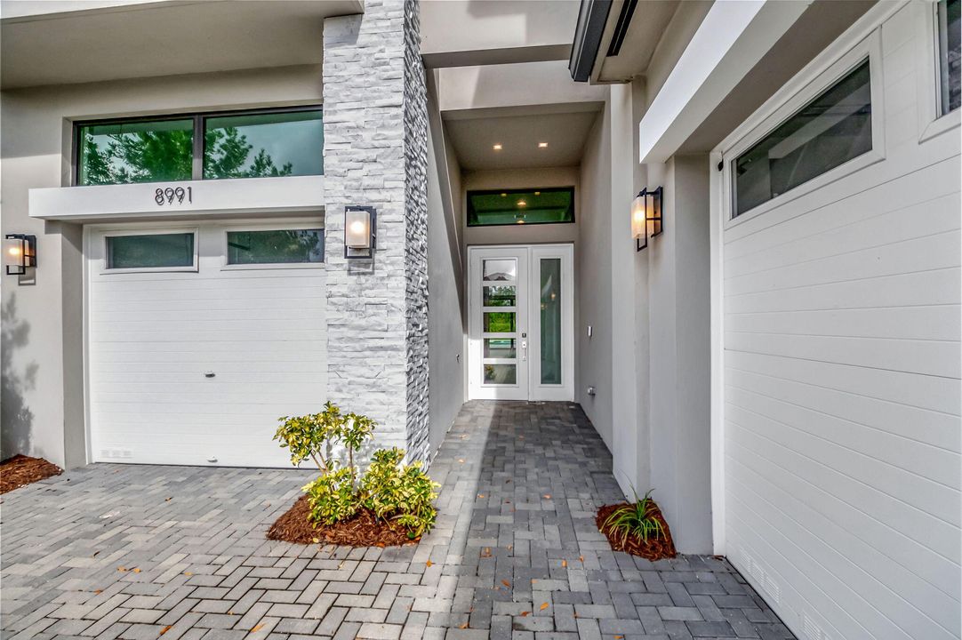 Activo con contrato: $2,200,000 (4 camas, 6 baños, 3956 Pies cuadrados)