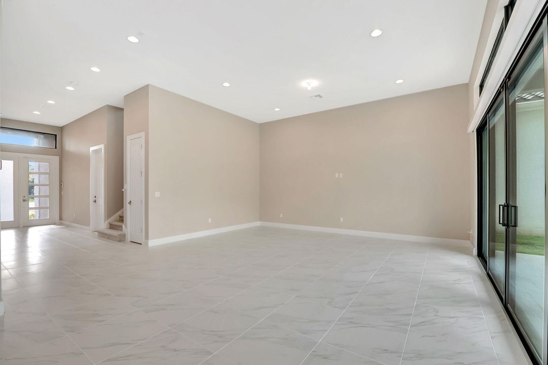 Activo con contrato: $2,200,000 (4 camas, 6 baños, 3956 Pies cuadrados)