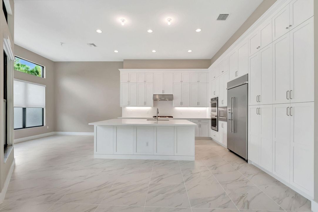 Activo con contrato: $2,200,000 (4 camas, 6 baños, 3956 Pies cuadrados)