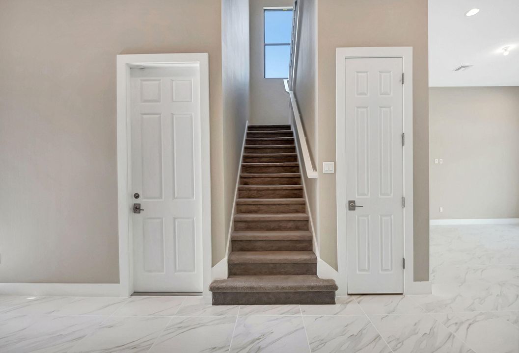 Activo con contrato: $2,200,000 (4 camas, 6 baños, 3956 Pies cuadrados)