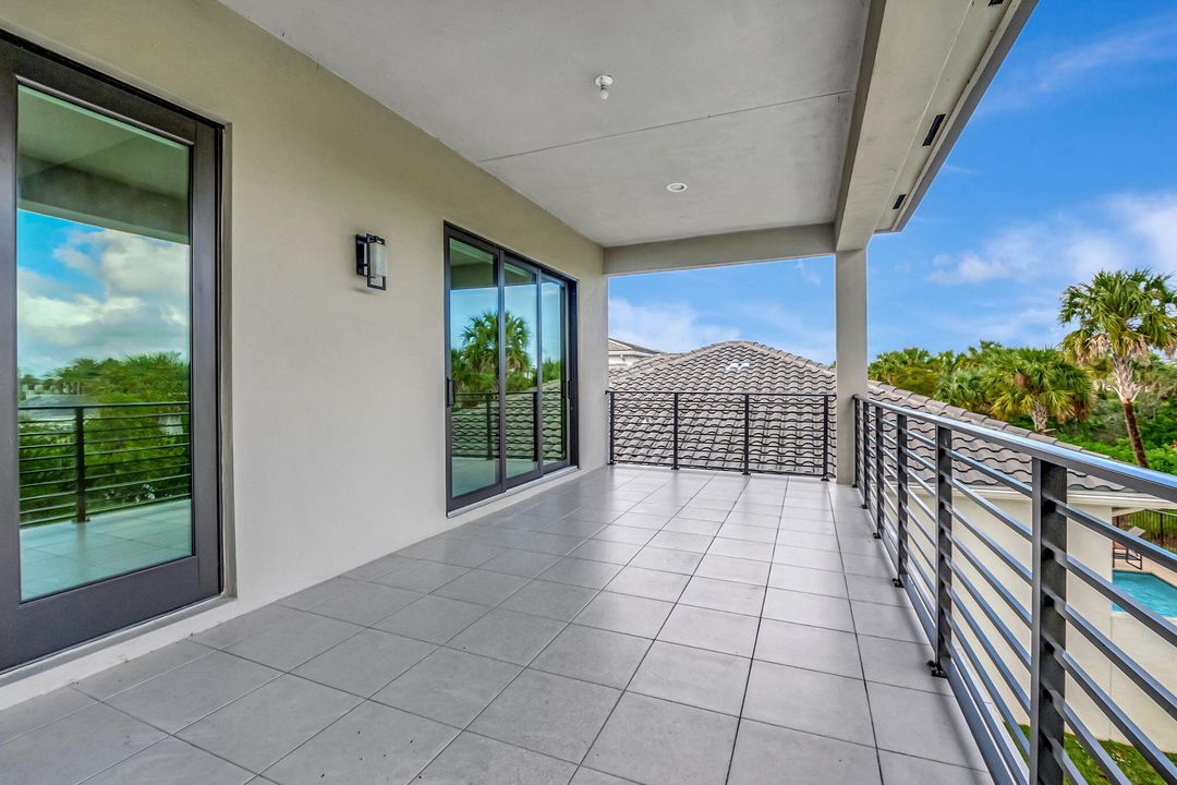 Activo con contrato: $2,200,000 (4 camas, 6 baños, 3956 Pies cuadrados)