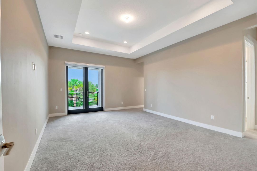 Activo con contrato: $2,200,000 (4 camas, 6 baños, 3956 Pies cuadrados)