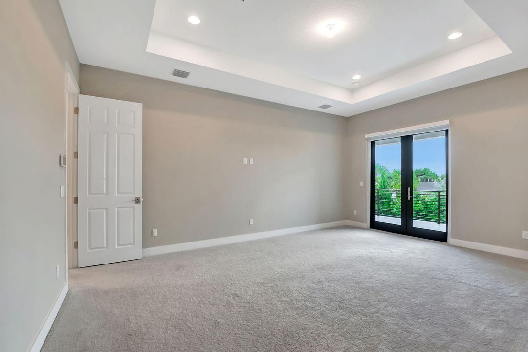 Activo con contrato: $2,200,000 (4 camas, 6 baños, 3956 Pies cuadrados)