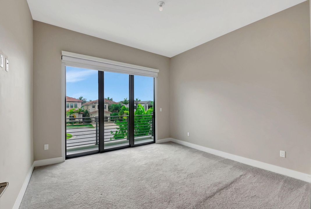 Activo con contrato: $2,200,000 (4 camas, 6 baños, 3956 Pies cuadrados)