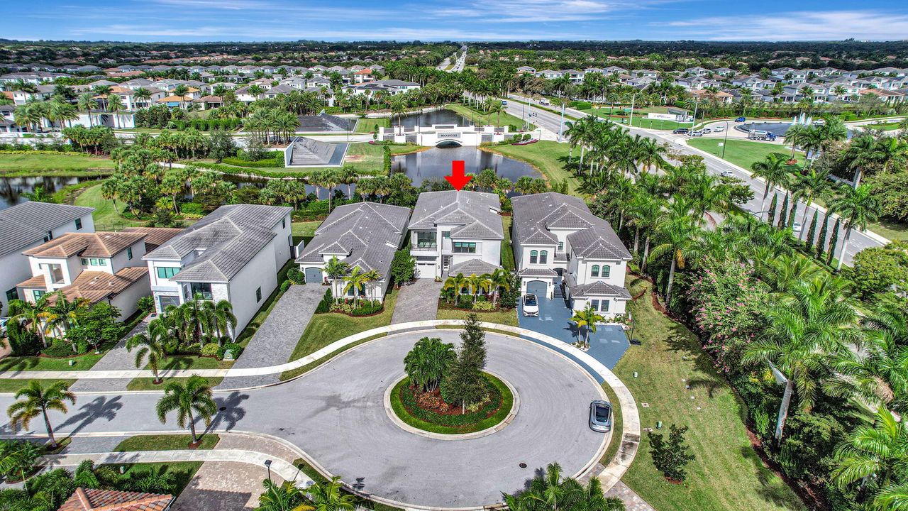 Activo con contrato: $2,200,000 (4 camas, 6 baños, 3956 Pies cuadrados)