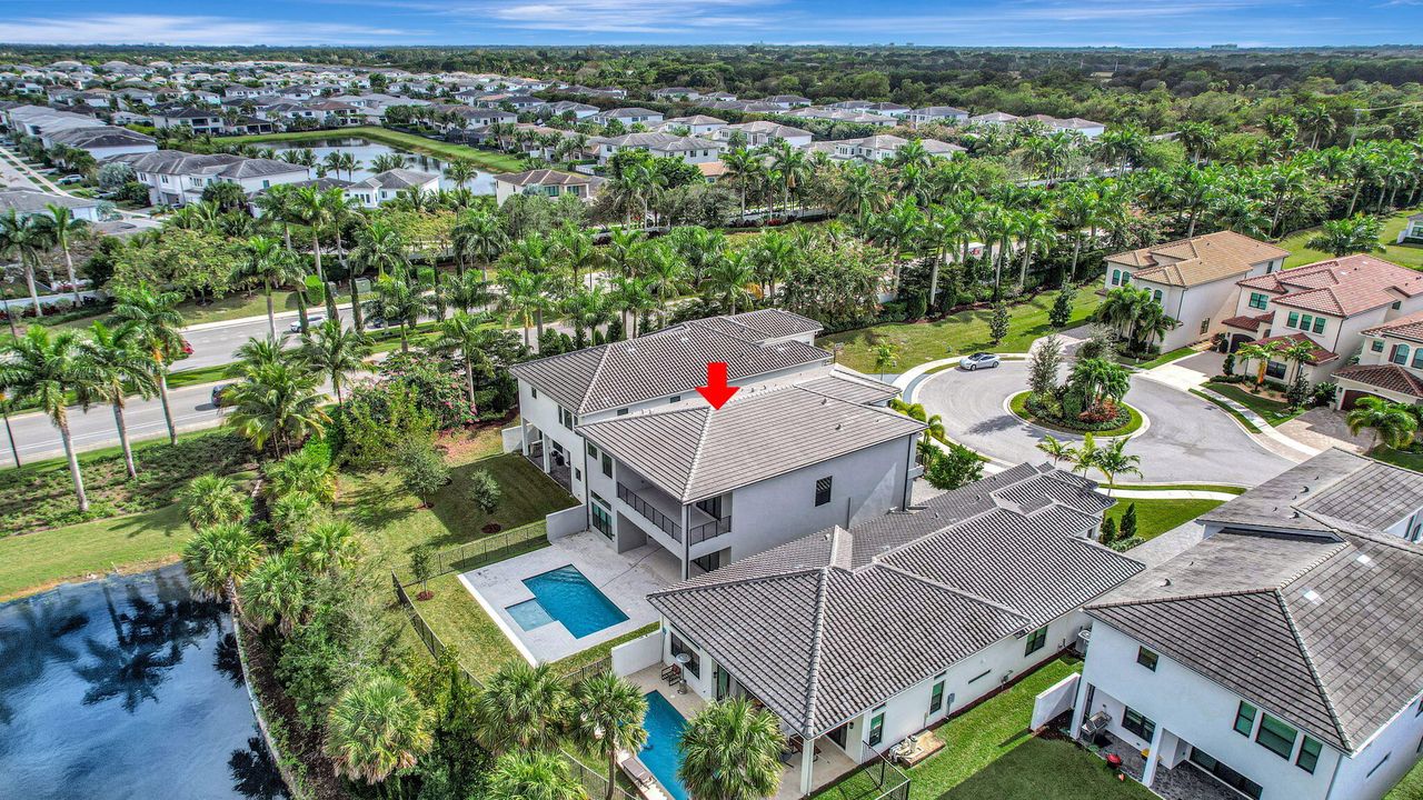 Activo con contrato: $2,200,000 (4 camas, 6 baños, 3956 Pies cuadrados)