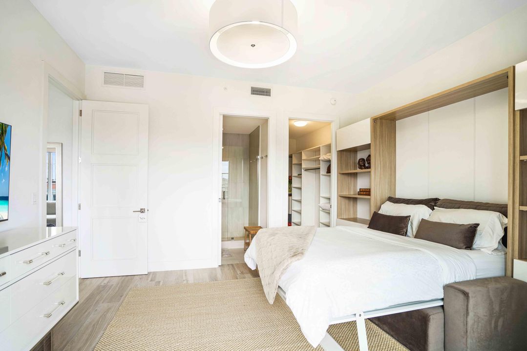 For Rent: $7,500 (1 beds, 1 baths, 941 Square Feet)