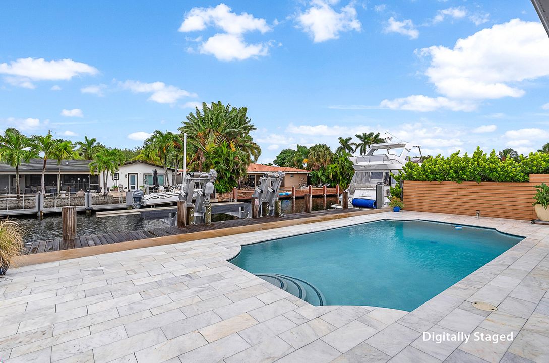 For Sale: $2,650,000 (3 beds, 2 baths, 1934 Square Feet)