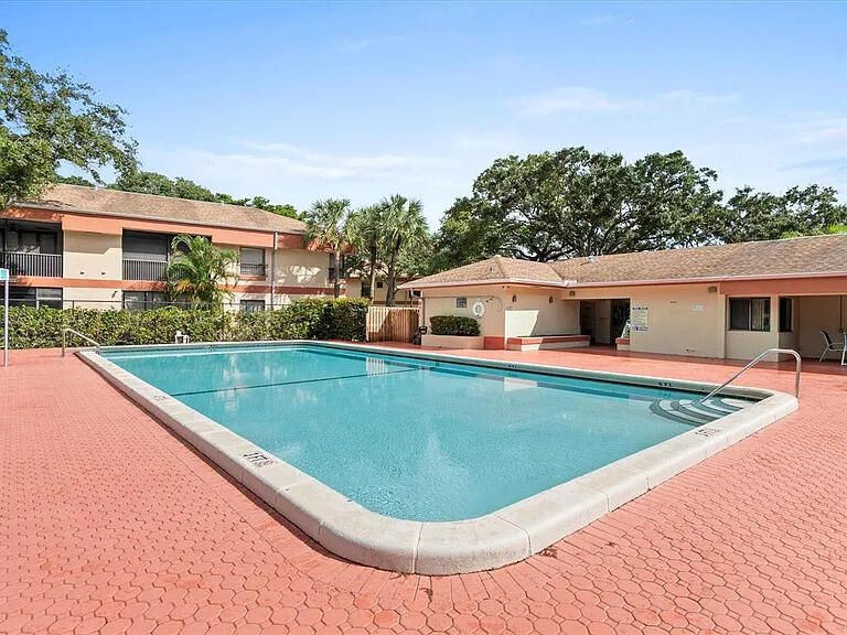 En Venta: $250,000 (2 camas, 2 baños, 1093 Pies cuadrados)