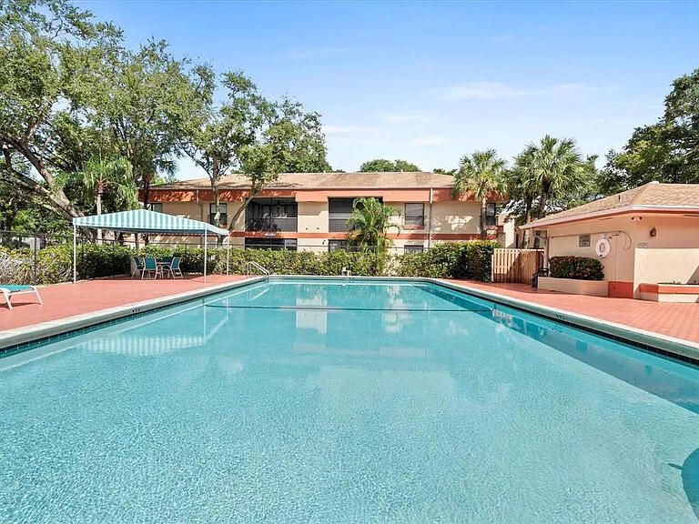 En Venta: $250,000 (2 camas, 2 baños, 1093 Pies cuadrados)