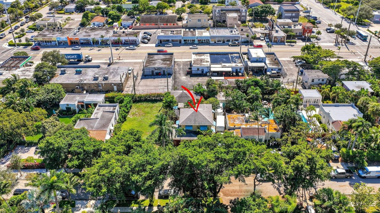 На продажу: $1,200,000 (4 спален, 2 ванн, 2302 Квадратных фут)