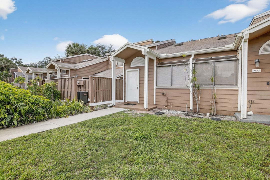 На продажу: $324,900 (2 спален, 2 ванн, 1186 Квадратных фут)