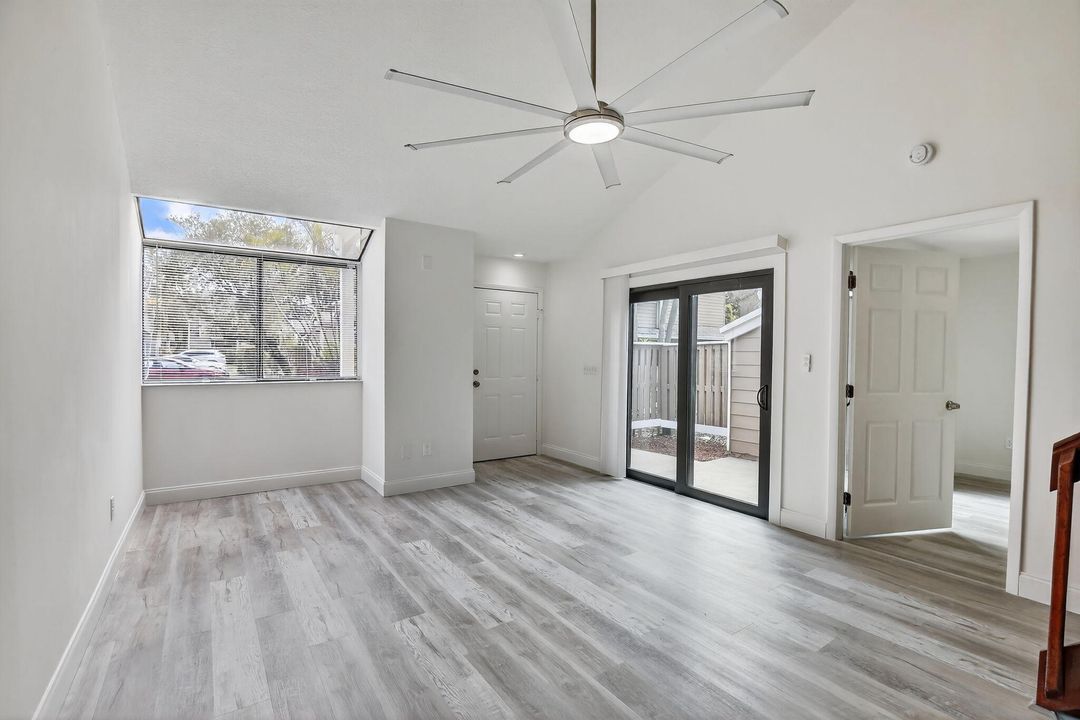 На продажу: $324,900 (2 спален, 2 ванн, 1186 Квадратных фут)