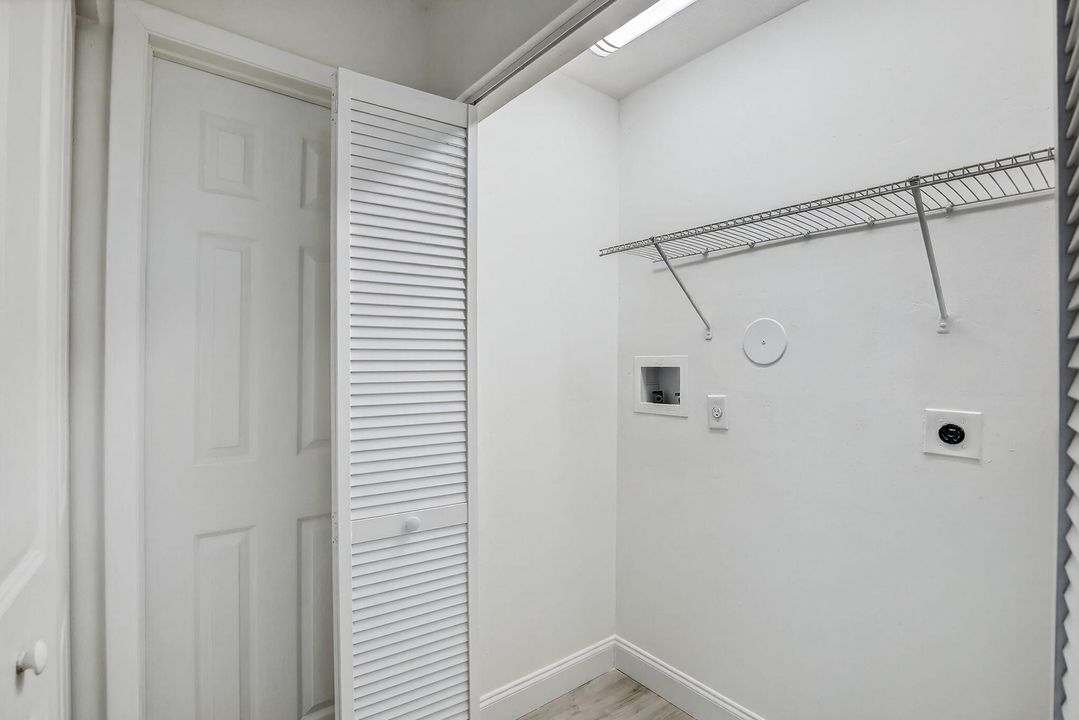 На продажу: $324,900 (2 спален, 2 ванн, 1186 Квадратных фут)