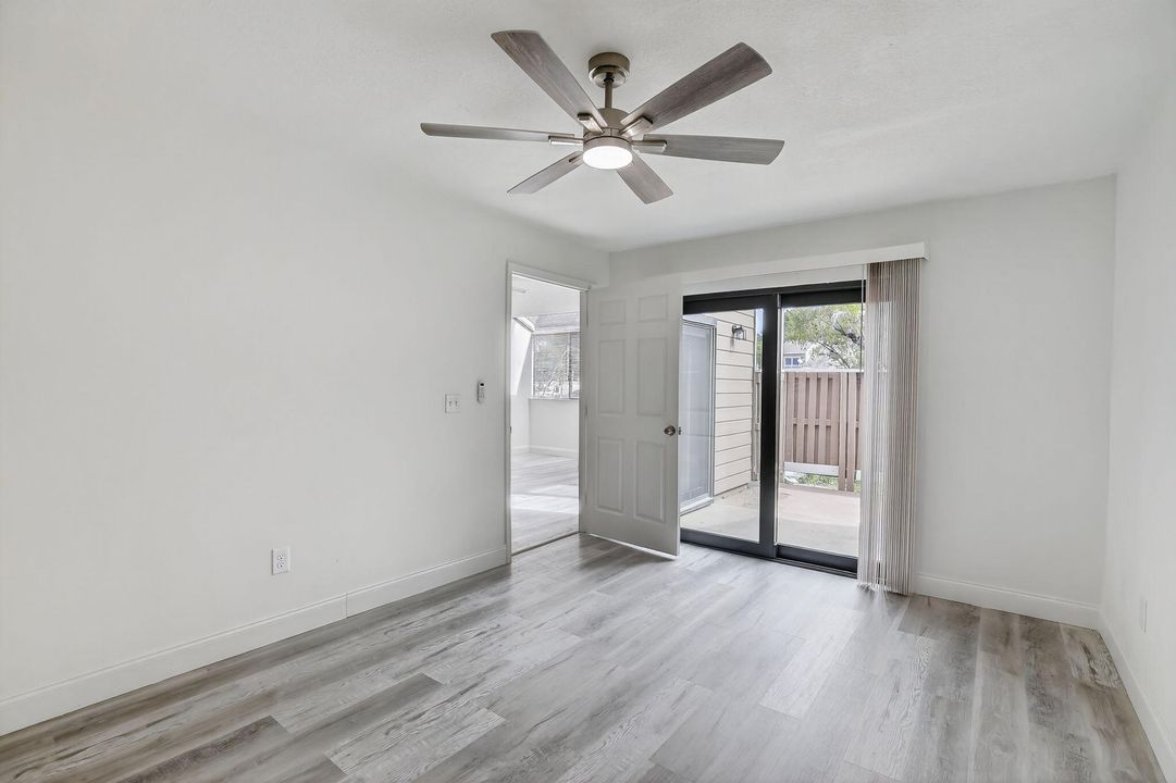 На продажу: $324,900 (2 спален, 2 ванн, 1186 Квадратных фут)