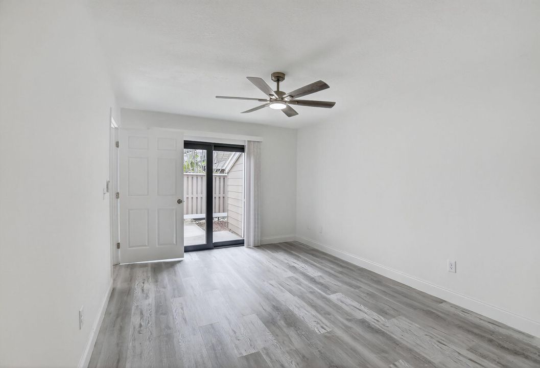 На продажу: $324,900 (2 спален, 2 ванн, 1186 Квадратных фут)