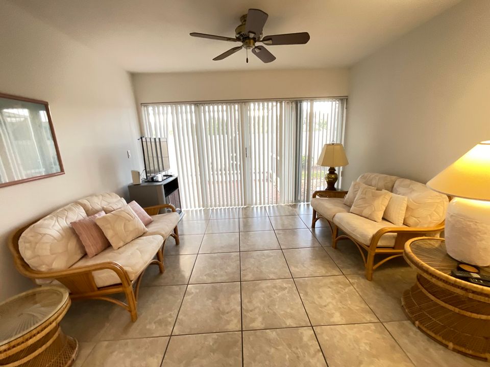 Active With Contract: $2,700 (2 beds, 2 baths, 1658 Square Feet)