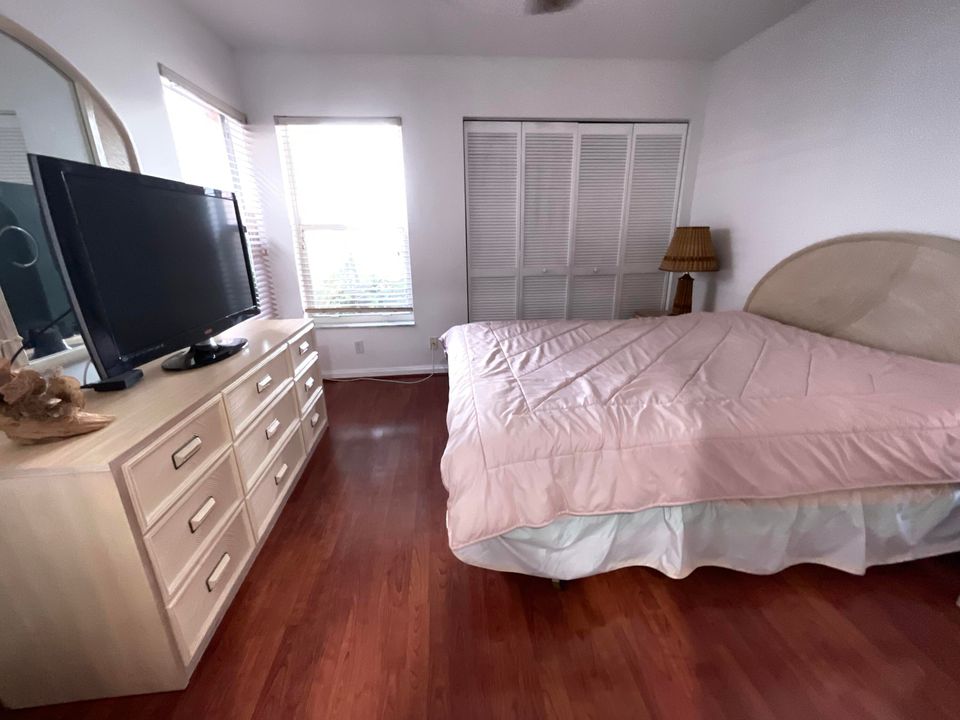 Active With Contract: $2,700 (2 beds, 2 baths, 1658 Square Feet)