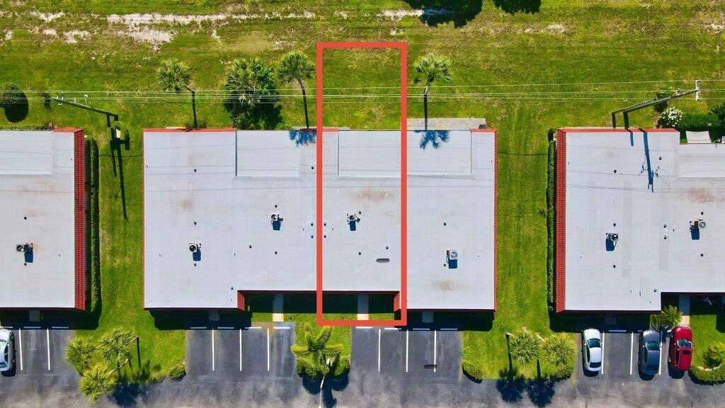 For Sale: $195,000 (2 beds, 2 baths, 999 Square Feet)