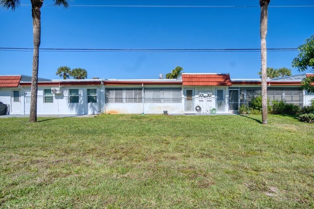 For Sale: $195,000 (2 beds, 2 baths, 999 Square Feet)