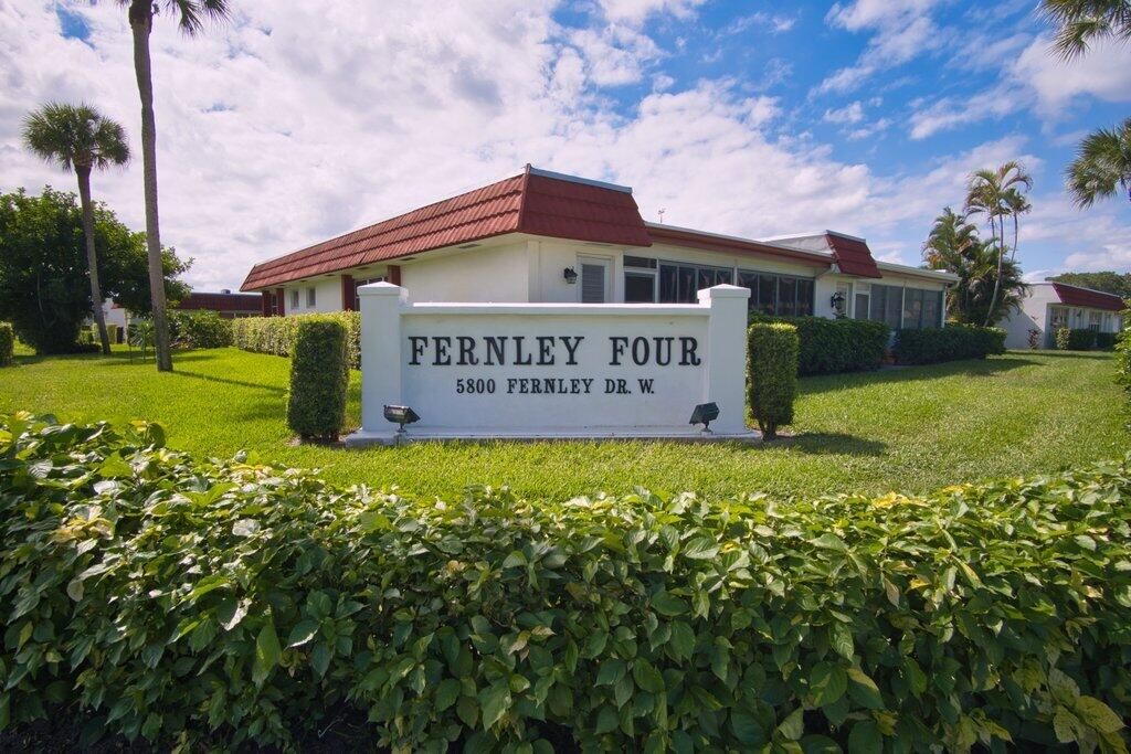 For Sale: $195,000 (2 beds, 2 baths, 999 Square Feet)