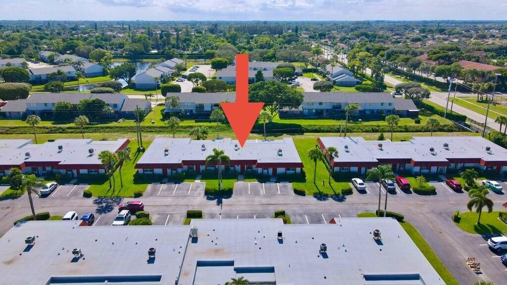 For Sale: $195,000 (2 beds, 2 baths, 999 Square Feet)