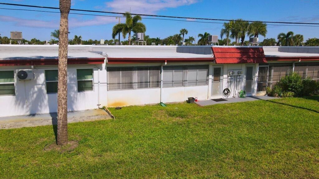 For Sale: $195,000 (2 beds, 2 baths, 999 Square Feet)