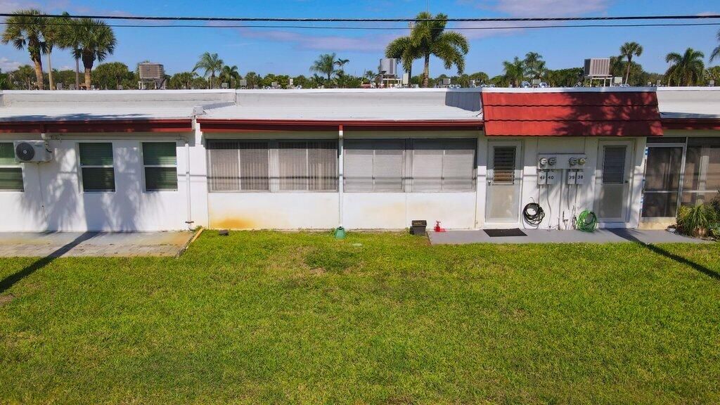 For Sale: $195,000 (2 beds, 2 baths, 999 Square Feet)