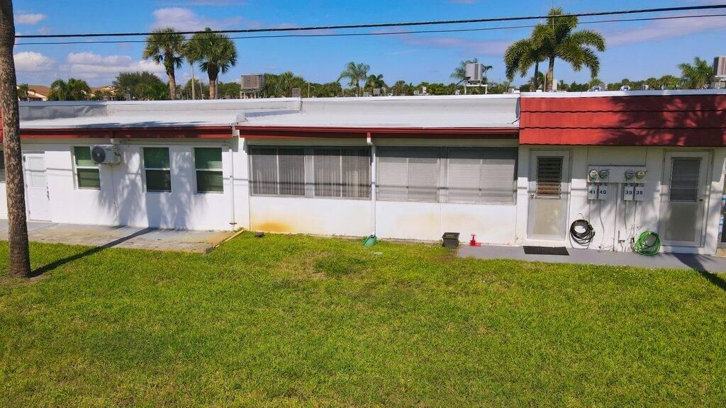 For Sale: $195,000 (2 beds, 2 baths, 999 Square Feet)