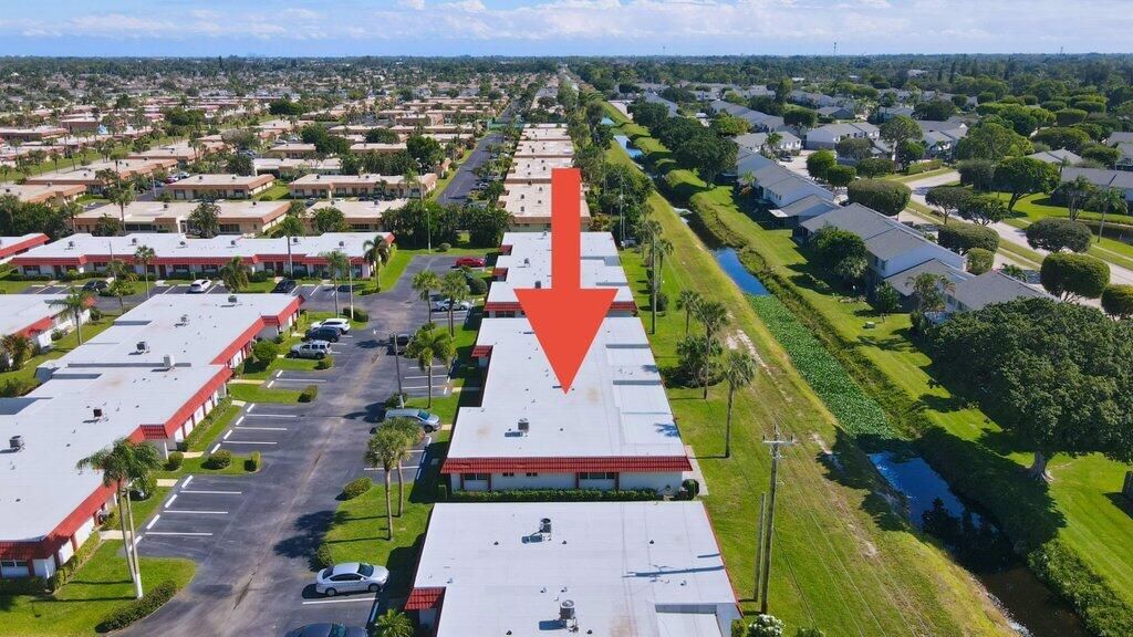 For Sale: $195,000 (2 beds, 2 baths, 999 Square Feet)