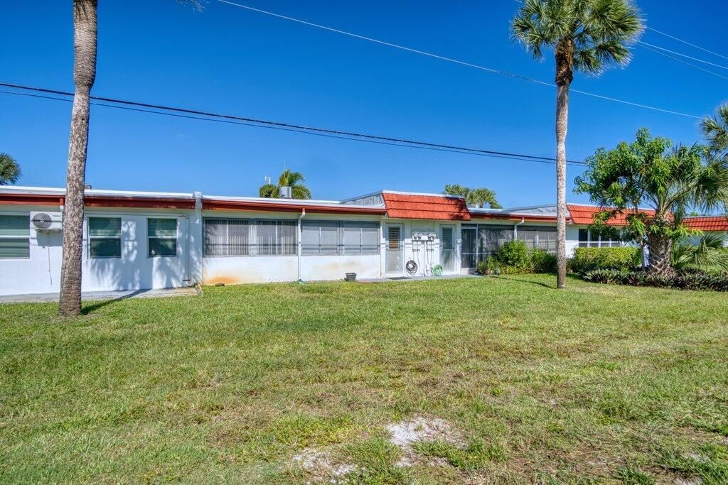 For Sale: $195,000 (2 beds, 2 baths, 999 Square Feet)