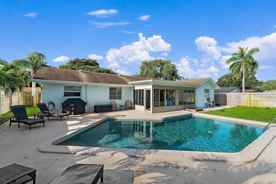 En Renta: $7,500 (4 camas, 2 baños, 1640 Pies cuadrados)