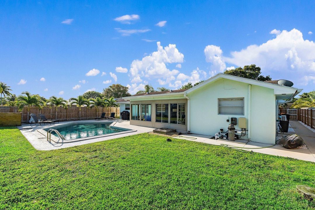 En Renta: $7,500 (4 camas, 2 baños, 1640 Pies cuadrados)