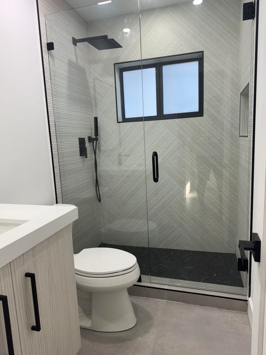 Active With Contract: $6,500 (3 beds, 3 baths, 2452 Square Feet)