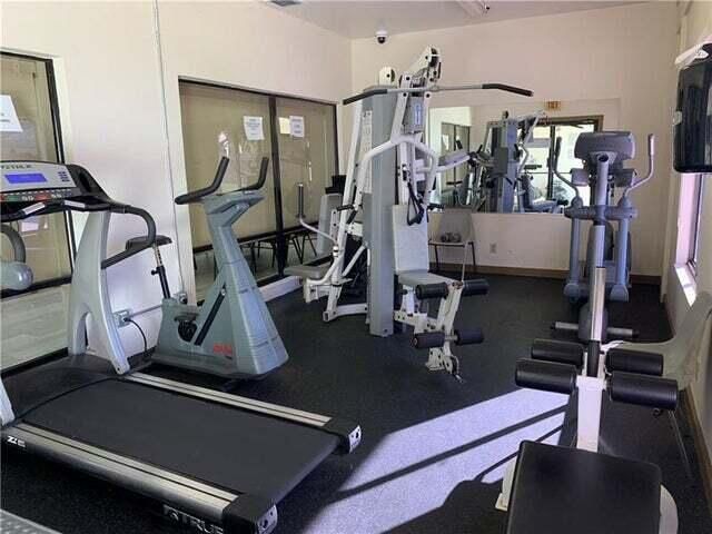 Active With Contract: $368,000 (3 beds, 2 baths, 1393 Square Feet)