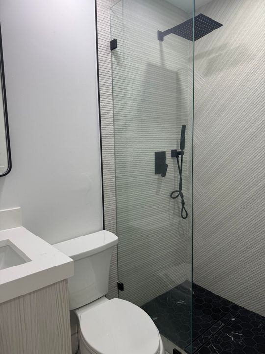 Active With Contract: $6,500 (3 beds, 3 baths, 2452 Square Feet)