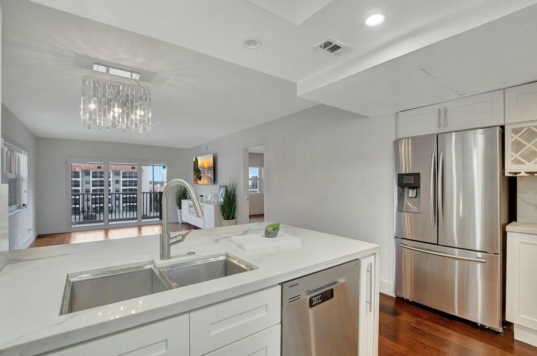 For Rent: $3,300 (1 beds, 1 baths, 793 Square Feet)