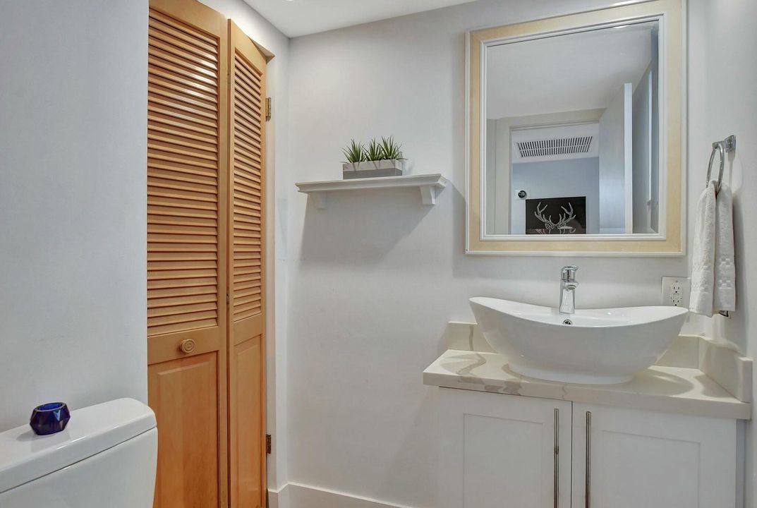 For Rent: $3,300 (1 beds, 1 baths, 793 Square Feet)