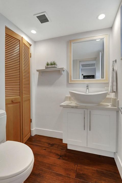 For Rent: $3,300 (1 beds, 1 baths, 793 Square Feet)