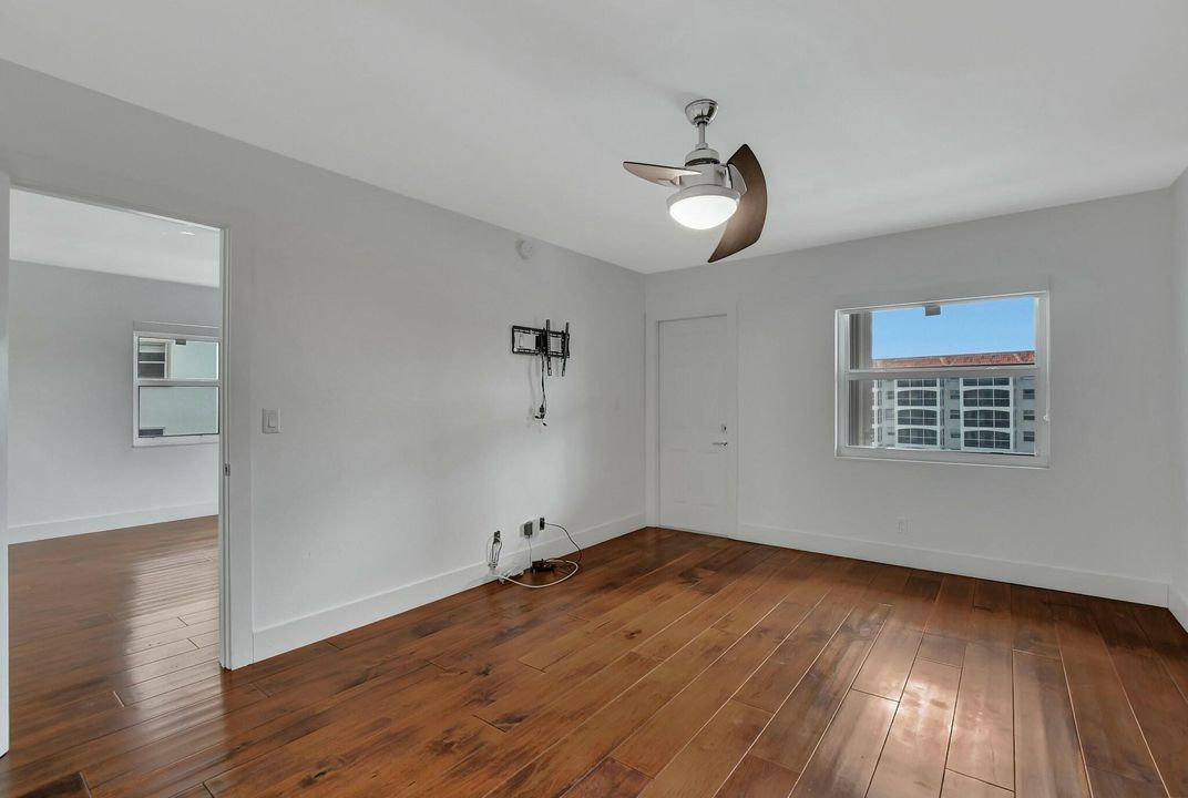 For Rent: $3,300 (1 beds, 1 baths, 793 Square Feet)