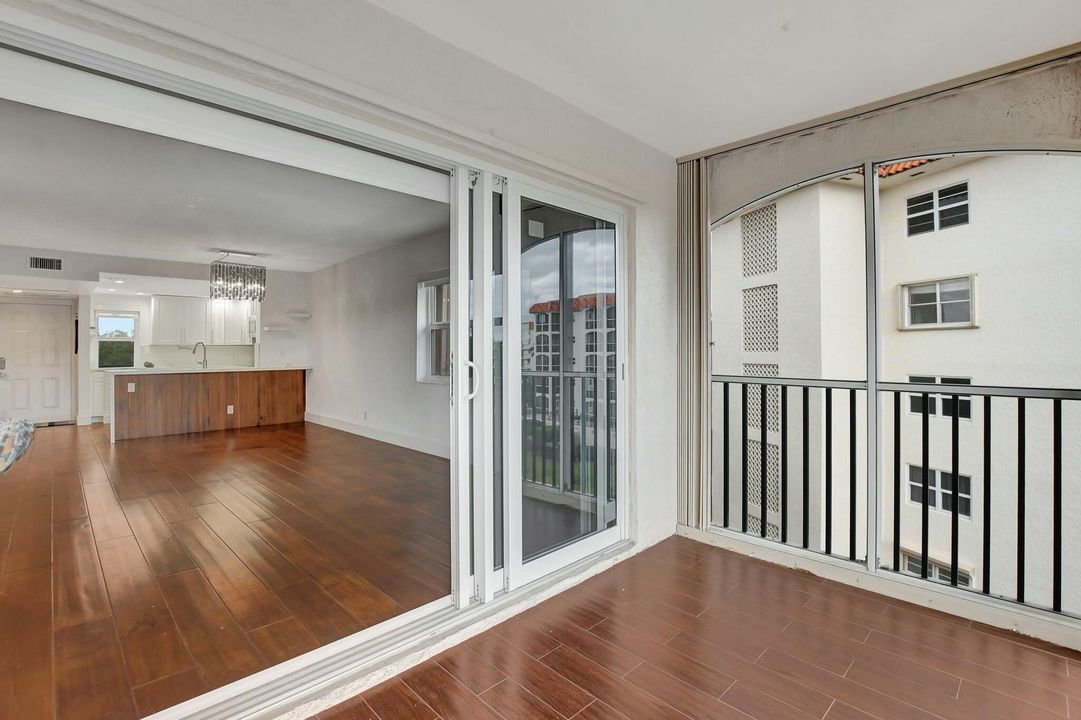 For Rent: $3,300 (1 beds, 1 baths, 793 Square Feet)