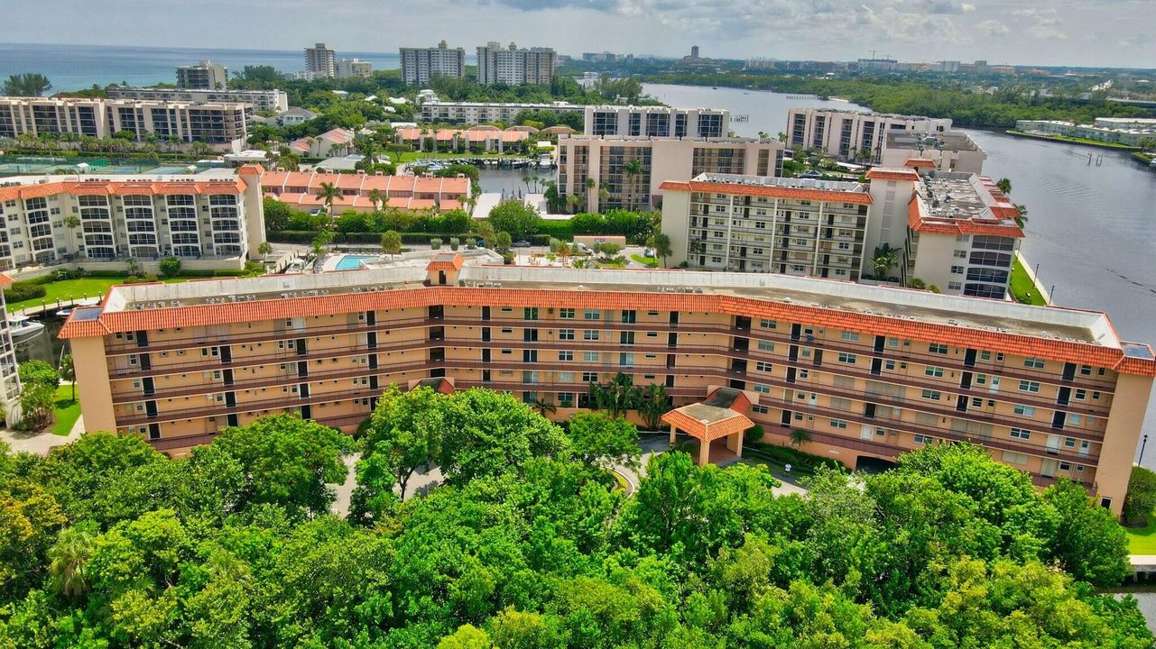 For Rent: $3,300 (1 beds, 1 baths, 793 Square Feet)